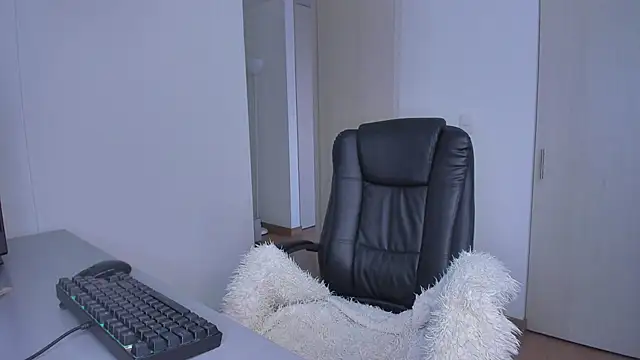 Lisegg  online show from February 2025 04:16:01 PM