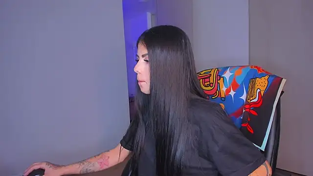 Lisegg  online show from January 2026 06:33:01 PM