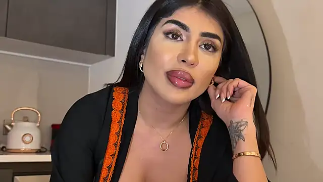 Snapshot of ArabicBarbie chatting on April 2026 11:43:02 PM ArabicBarbie online show from April 2026 11:43:02 PM