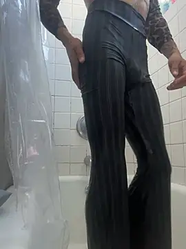 Snapshot of thelightskinprince chatting on January 2025 06:09:02 PM thelightskinprince online show from January 2025 06:09:02 PM