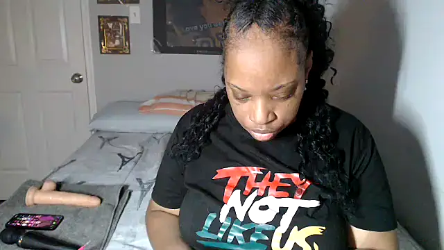 Snapshot of Sexymona1218 chatting on October 2025 08:58:02 AM Sexymona1218 online show from October 2025 08:58:02 AM