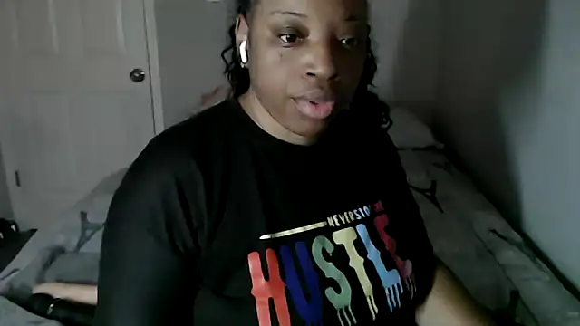 Snapshot of Sexymona1218 chatting on October 2025 05:14:02 PM Sexymona1218 online show from October 2025 05:14:02 PM