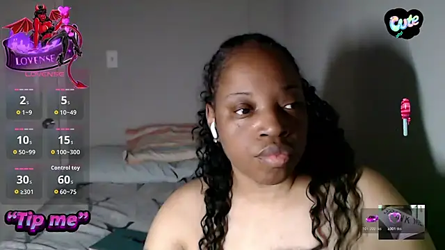 Snapshot of Sexymona1218 chatting on October 2025 11:16:02 PM Sexymona1218 online show from October 2025 11:16:02 PM