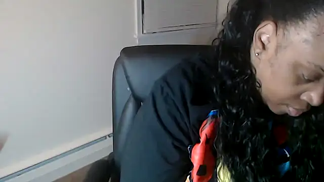 Snapshot of Sexymona1218 chatting on December 2025 09:37:02 AM Sexymona1218 online show from December 2025 09:37:02 AM