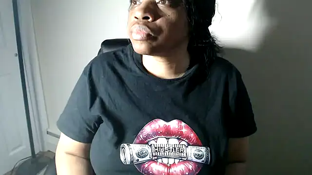 Snapshot of Sexymona1218 chatting on February 2026 10:44:01 PM Sexymona1218 online show from February 2026 10:44:01 PM