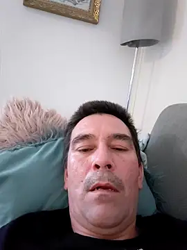 dick81 online show from April 2026 10:29:02 PM