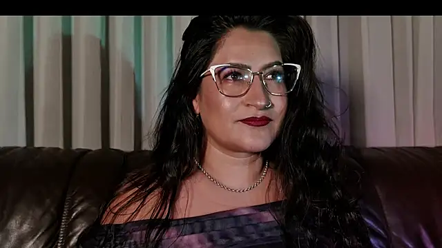 DeesseLuxure online show from July 2026 02:27:02 AM