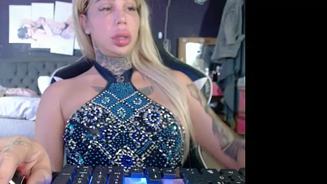 Snapshot of tatuada_sex chatting on March 2025 06:48:02 AM tatuada sex online show from March 2025 06:48:02 AM