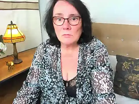 Snapshot of DorisDesire chatting on May 2026 05:54:01 PM DorisDesire online show from May 2026 05:54:01 PM
