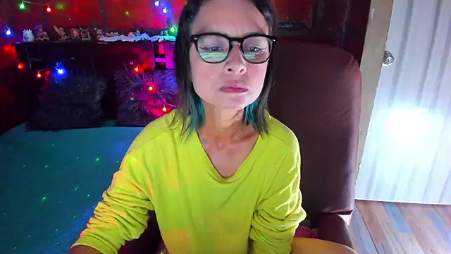 Snapshot of BrianaGarner chatting on March 2026 07:36:01 AM BrianaGarner online show from March 2026 07:36:01 AM