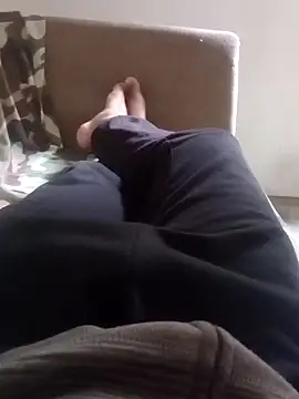 garoto1997 online show from October 2025 04:52:01 PM