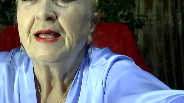 Emma52610 online show from November 2025 12:15:01 PM