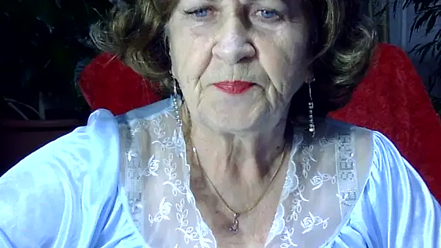 Emma52610 online show from November 2025 05:00:02 PM