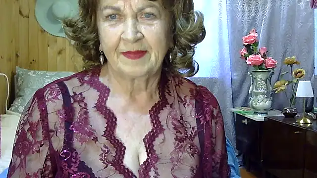 Snapshot of Emma52610 chatting on June 2026 11:42:01 AM Emma52610 online show from June 2026 11:42:01 AM