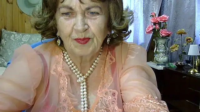 Snapshot of Emma52610 chatting on July 2026 06:04:02 AM Emma52610 online show from July 2026 06:04:02 AM