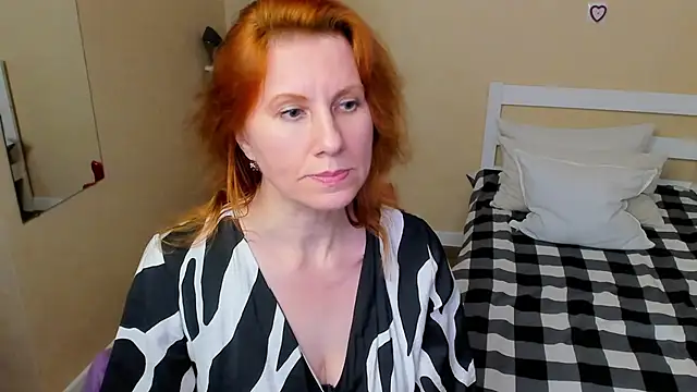 FoxySophia online show from November 2025 01:04:02 AM