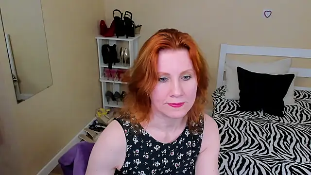 Snapshot of FoxySophia chatting on May 2026 06:16:02 PM FoxySophia online show from May 2026 06:16:02 PM