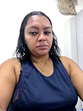 yanza2002 online show from October 2025 11:07:01 PM