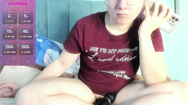 MilaniaCute online show from November 2025 12:16:02 PM