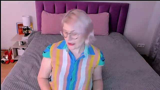 sabrinamacmarren online show from December 2025 07:06:02 AM