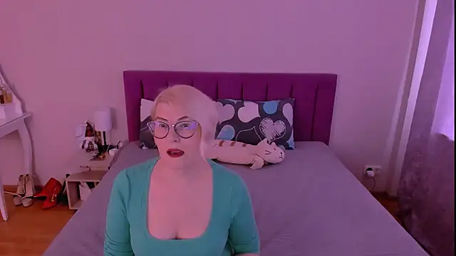 sabrinamacmarren online show from February 2026 09:30:01 AM