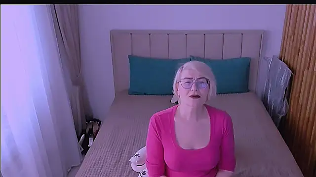 Snapshot of sabrinamacmarren chatting on April 2026 10:35:02 AM sabrinamacmarren online show from April 2026 10:35:02 AM