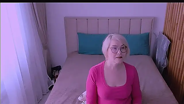 Snapshot of sabrinamacmarren chatting on April 2026 11:38:01 AM sabrinamacmarren online show from April 2026 11:38:01 AM