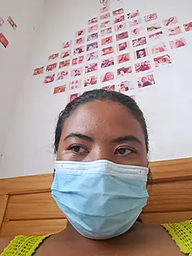 Snapshot of Artinah22 chatting on December 2024 11:17:01 AM Artinah22 online show from December 2024 11:17:01 AM