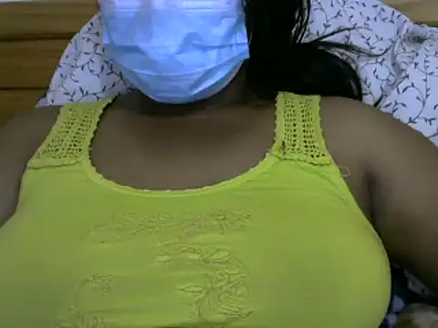 Snapshot of Artinah22 chatting on March 2025 08:49:01 PM Artinah22 online show from March 2025 08:49:01 PM