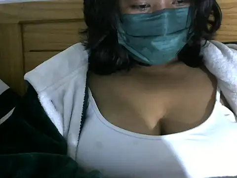 Snapshot of Artinah22 chatting on September 2025 05:35:02 PM Artinah22 online show from September 2025 05:35:02 PM