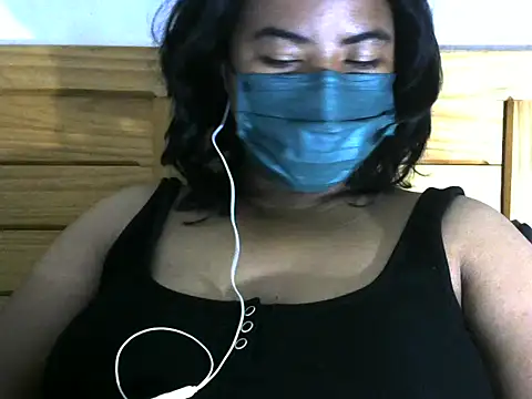 Snapshot of Artinah22 chatting on September 2025 07:36:01 PM Artinah22 online show from September 2025 07:36:01 PM