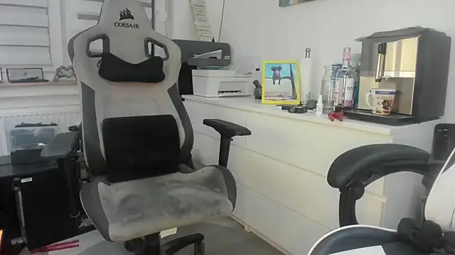 PinkyBoyD online show from December 2025 02:27:01 AM