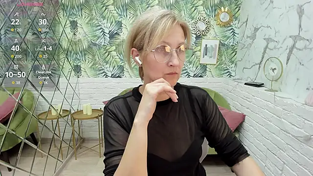 Paris Cherry online show from September 2025 08:14:01 PM