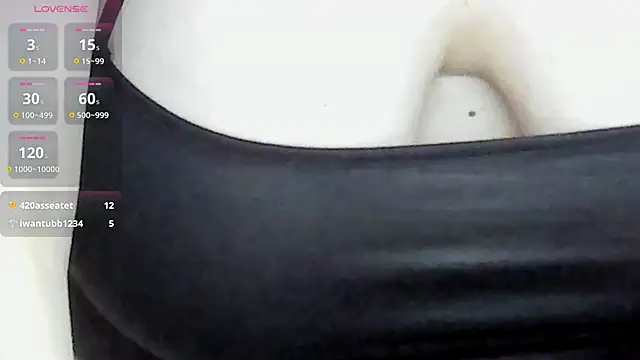 Snapshot of Black_Black_Rose chatting on February 2025 02:53:02 AM Black Black Rose online show from February 2025 02:53:02 AM