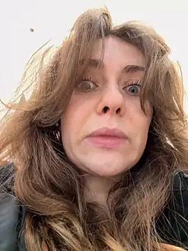 MariiD online show from January 2025 09:13:01 AM