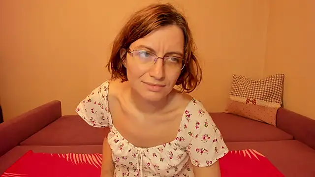 Snapshot of MarilynDream chatting on May 2026 06:16:01 PM MarilynDream online show from May 2026 06:16:01 PM