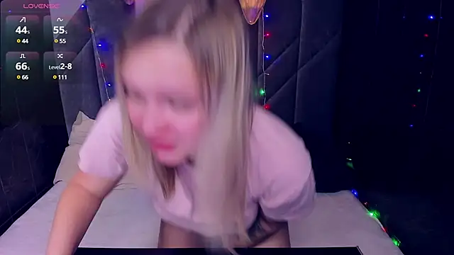 Snapshot of BellaDreamy chatting on January 2025 05:21:02 AM BellaDreamy online show from January 2025 05:21:02 AM