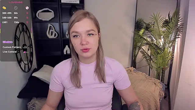 Snapshot of BellaDreamy chatting on November 2025 09:10:02 AM BellaDreamy online show from November 2025 09:10:02 AM