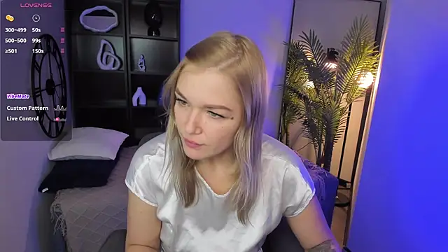 Snapshot of BellaDreamy chatting on December 2025 05:16:01 AM BellaDreamy online show from December 2025 05:16:01 AM