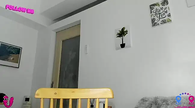 Snapshot of hottycrishina chatting on March 2025 09:00:01 AM hottycrishina online show from March 2025 09:00:01 AM