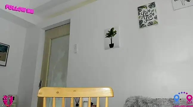 Snapshot of hottycrishina chatting on March 2025 07:27:02 AM hottycrishina online show from March 2025 07:27:02 AM