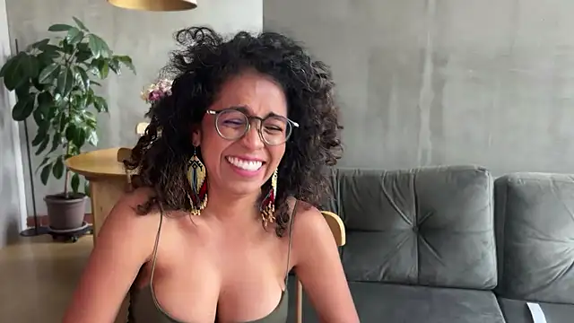 Snapshot of illaroom chatting on February 2025 09:48:02 PM illaroom online show from February 2025 09:48:02 PM