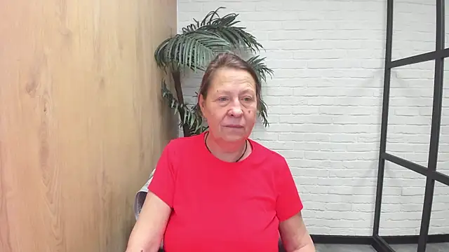 Snapshot of LindaPassionate chatting on April 2026 05:16:01 AM LindaPassionate online show from April 2026 05:16:01 AM