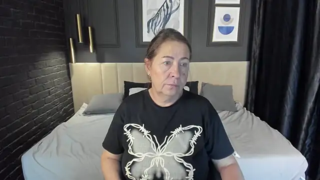 Snapshot of LindaPassionate chatting on July 2026 05:34:01 AM LindaPassionate online show from July 2026 05:34:01 AM