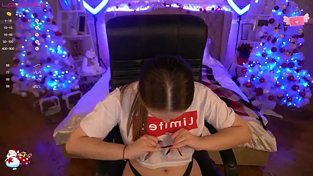 FoxyShy online show from December 2024 01:00:02 PM