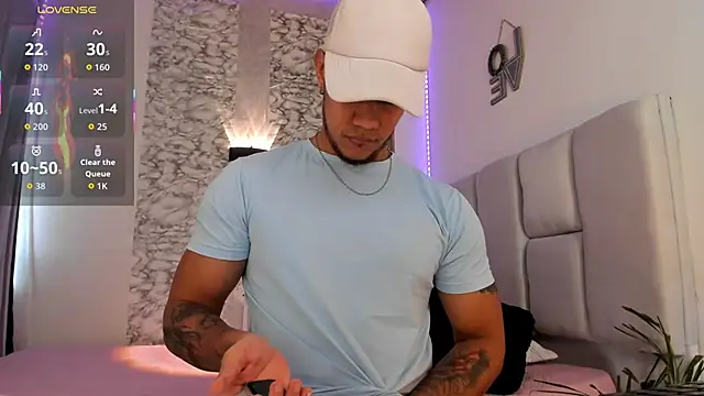 Snapshot of CRAZYBOYLOVE chatting on October 2025 01:44:01 PM CRAZYBOYLOVE online show from October 2025 01:44:01 PM