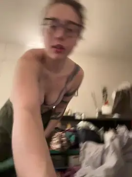 ladyturtle online show from March 2026 09:51:01 PM