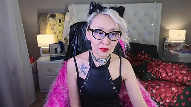 RoxalanaStar online show from April 2026 08:50:01 PM