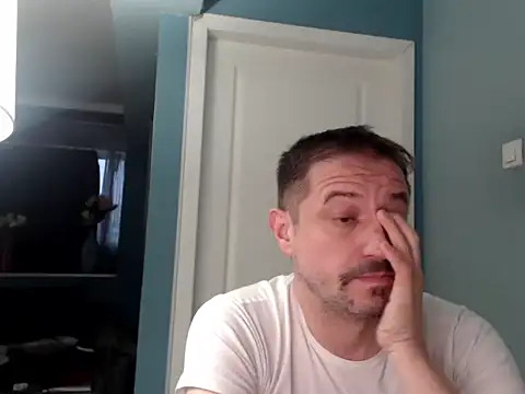 MisterFaithRO online show from April 2026 05:17:01 PM