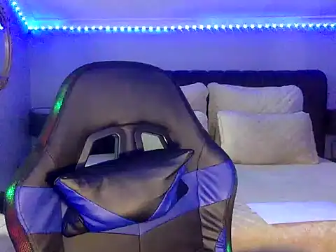 Snapshot of BOOTYBANGER24xx chatting on September 2025 01:17:01 AM BOOTYBANGER24xx online show from September 2025 01:17:01 AM